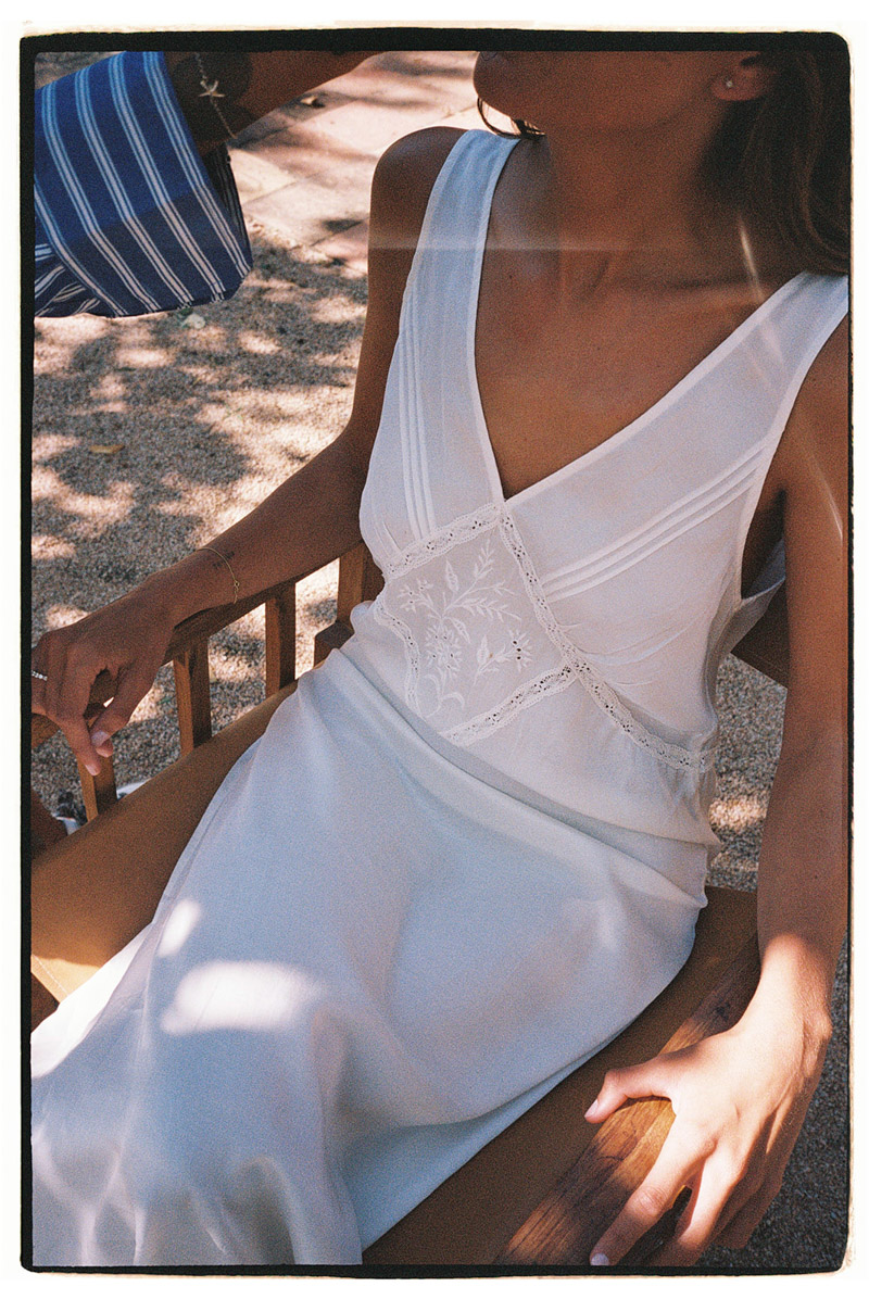 mariage emporda robe de mariée marta marti costa brava blog de mariage confettis complets