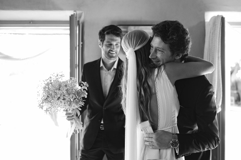 mariage emporda robe de mariée marta marti costa brava blog de mariage confettis complets