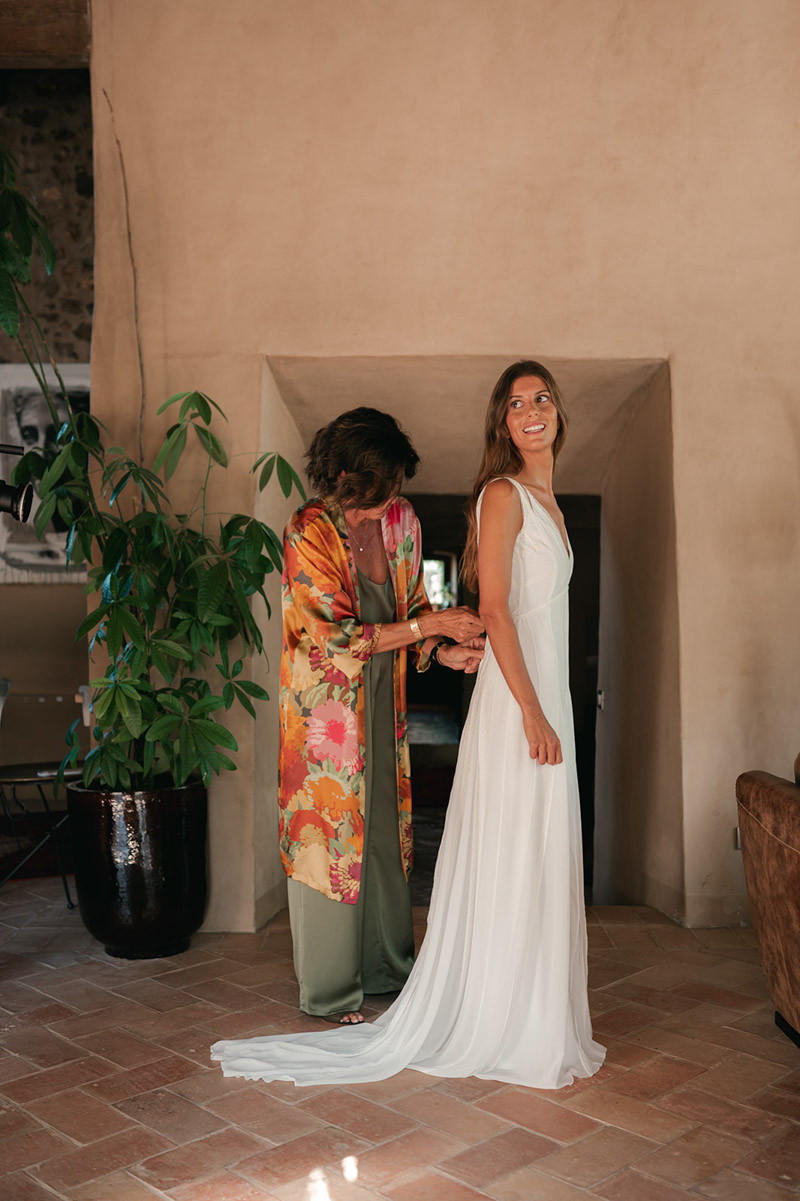 mariage emporda robe de mariée marta marti costa brava blog de mariage confettis complets