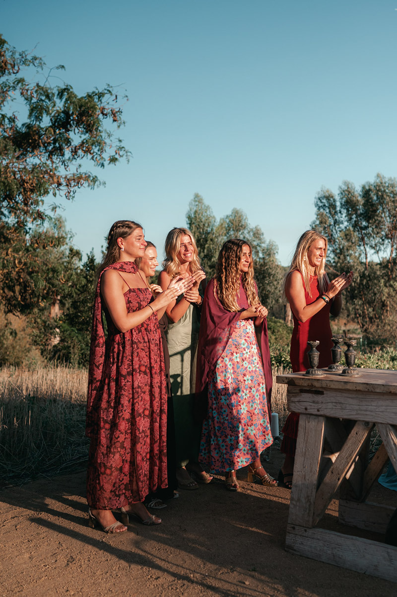 mariage emporda robe de mariée marta marti costa brava blog de mariage confettis complets