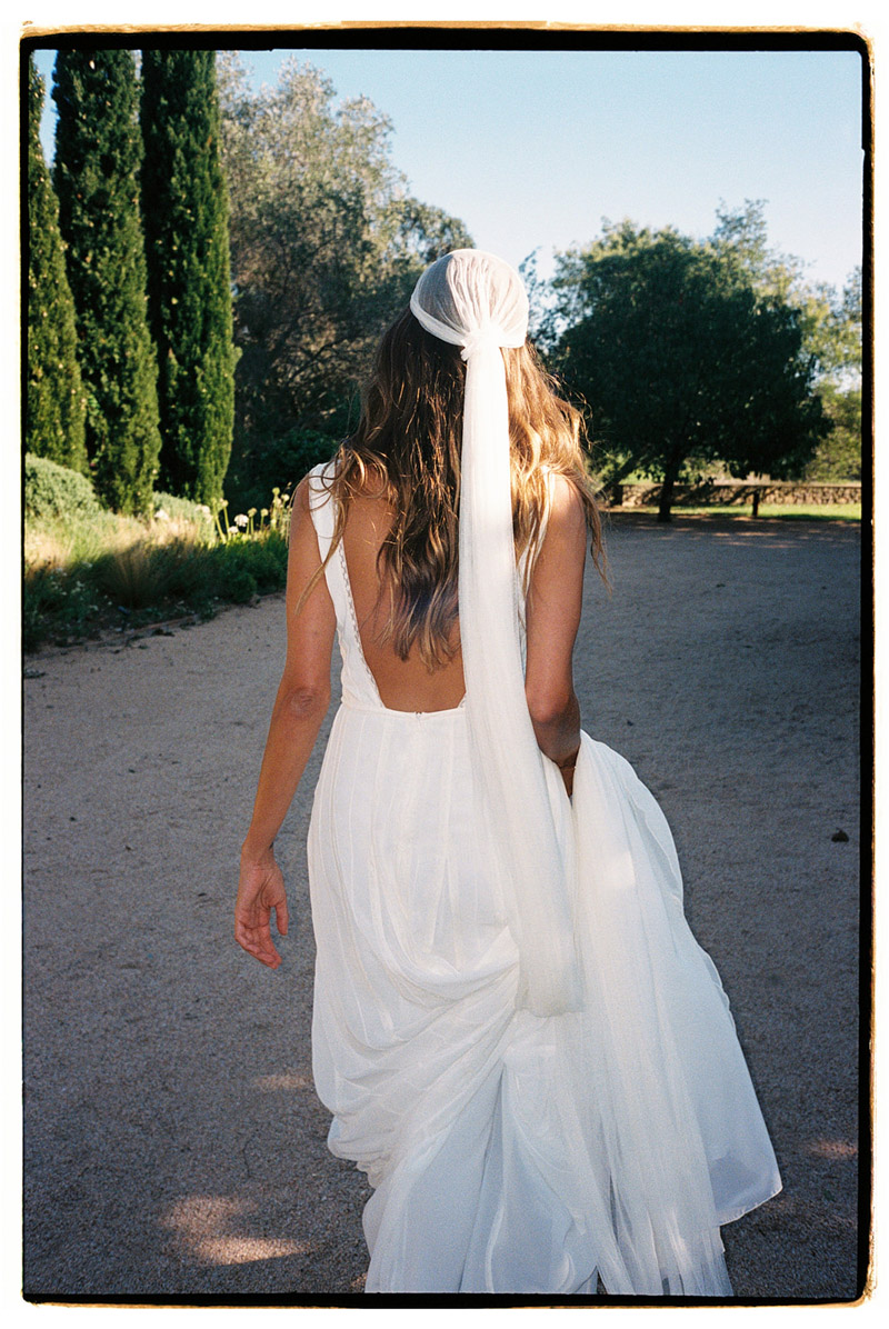 mariage emporda robe de mariée marta marti costa brava blog de mariage confettis complets