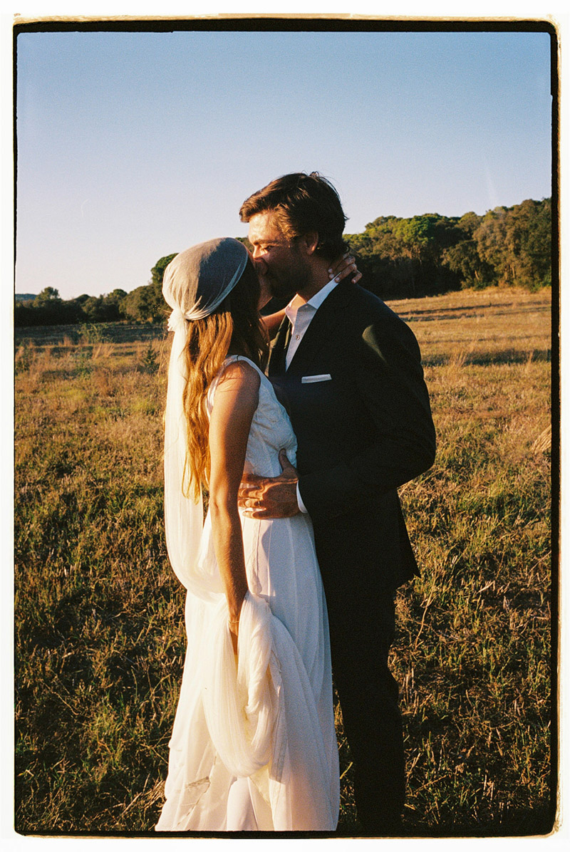 mariage emporda robe de mariée marta marti costa brava blog de mariage confettis complets