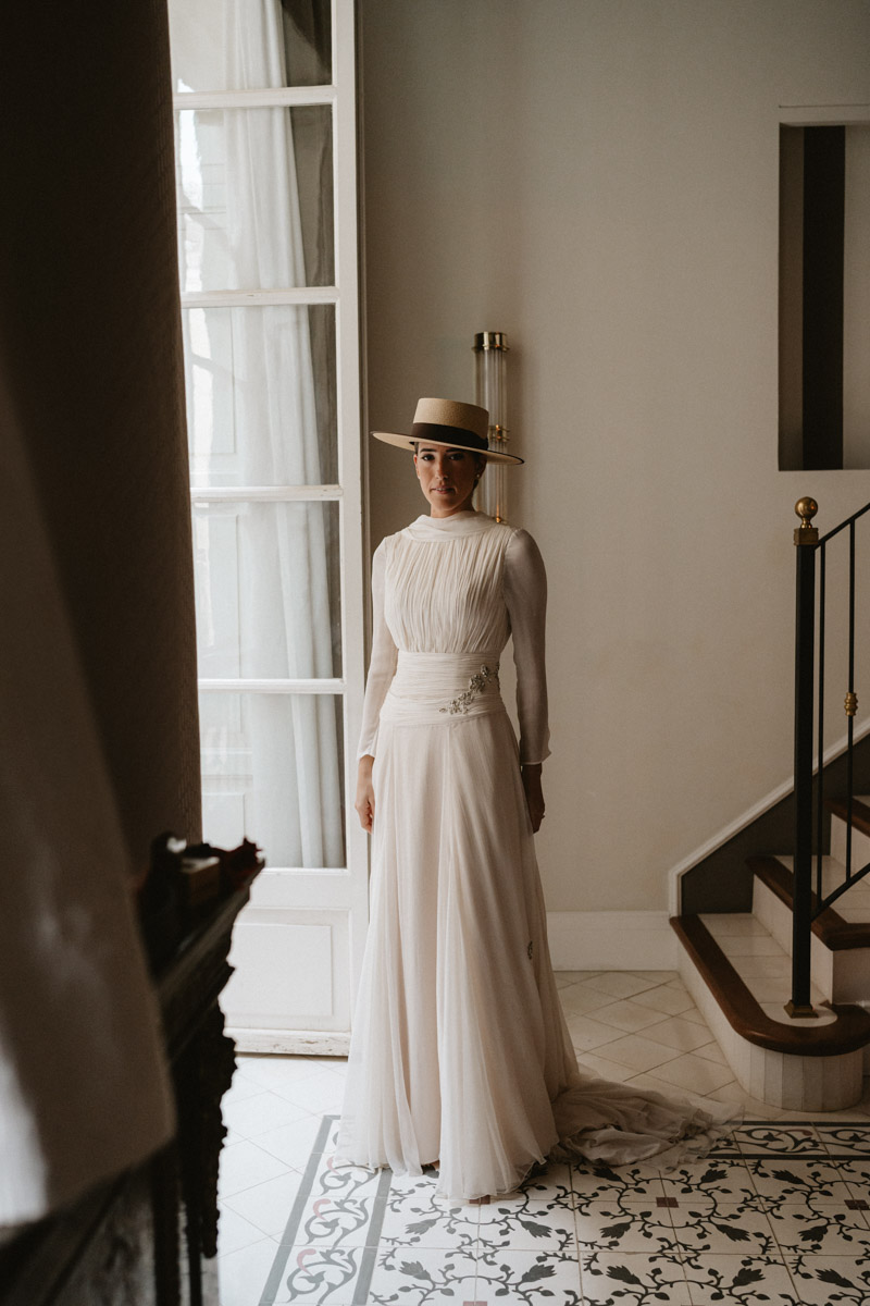 robe de mariée santa eugenia atelier mariage majorque chapeau cordobes blog de mariage mariages complets confettis