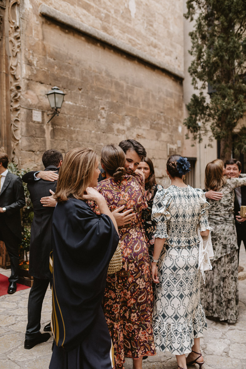 robe de mariée santa eugenia atelier mariage majorque chapeau cordobes blog de mariage mariages complets confettis