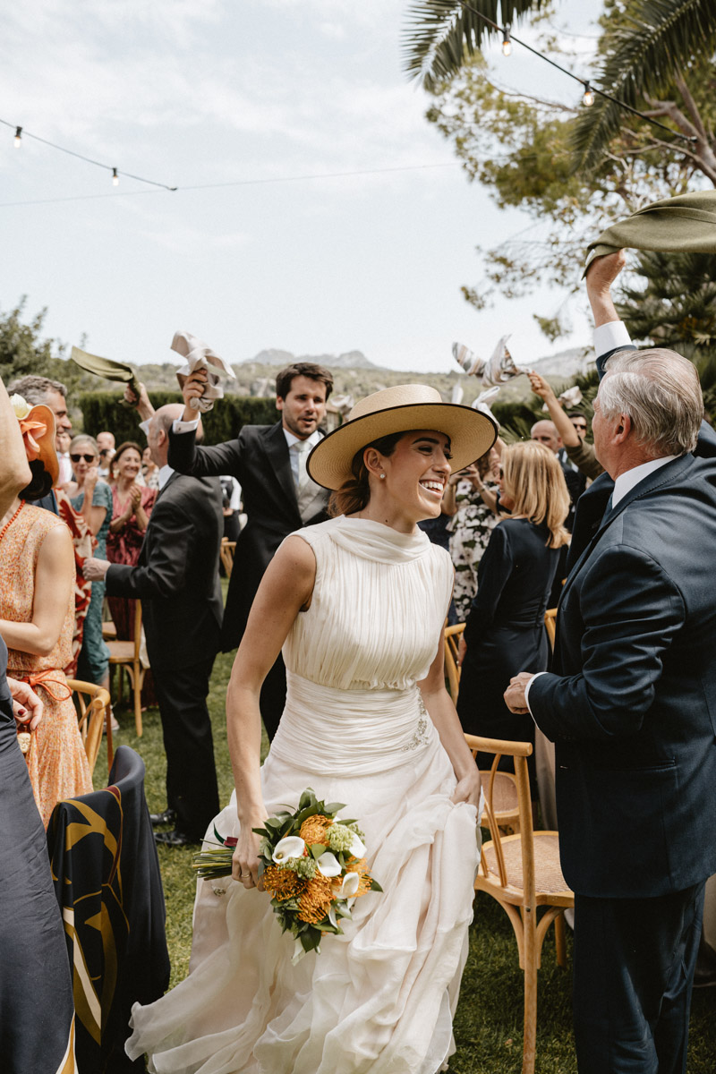 robe de mariée santa eugenia atelier mariage majorque chapeau cordobes blog de mariage mariages complets confettis