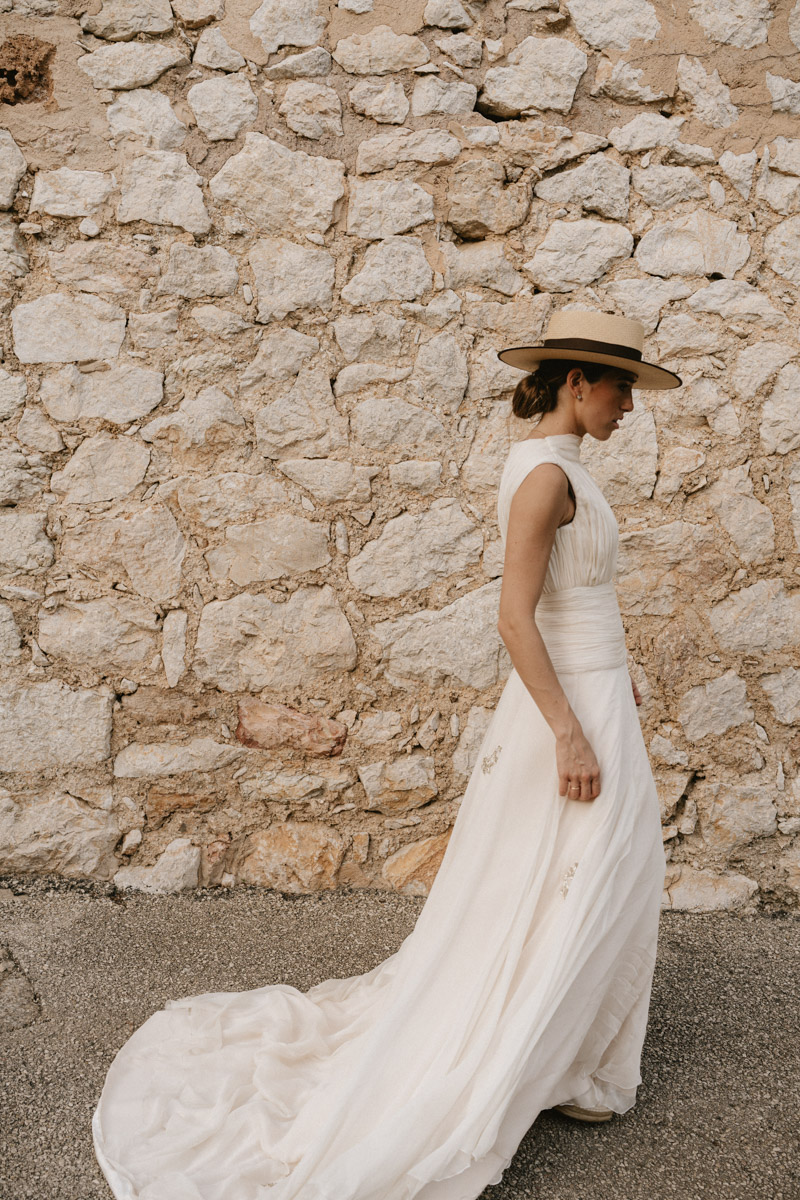 robe de mariée santa eugenia atelier mariage majorque chapeau cordobes blog de mariage mariages complets confettis