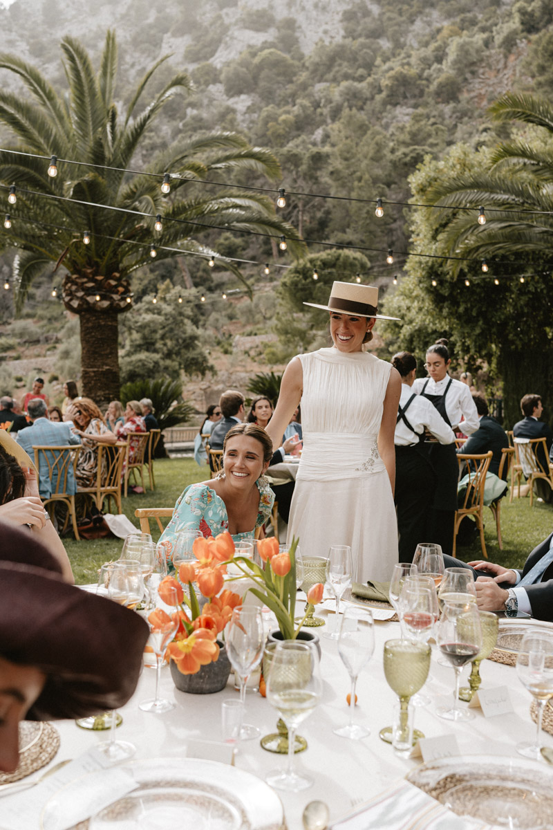 robe de mariée santa eugenia atelier mariage majorque chapeau cordobes blog de mariage mariages complets confettis