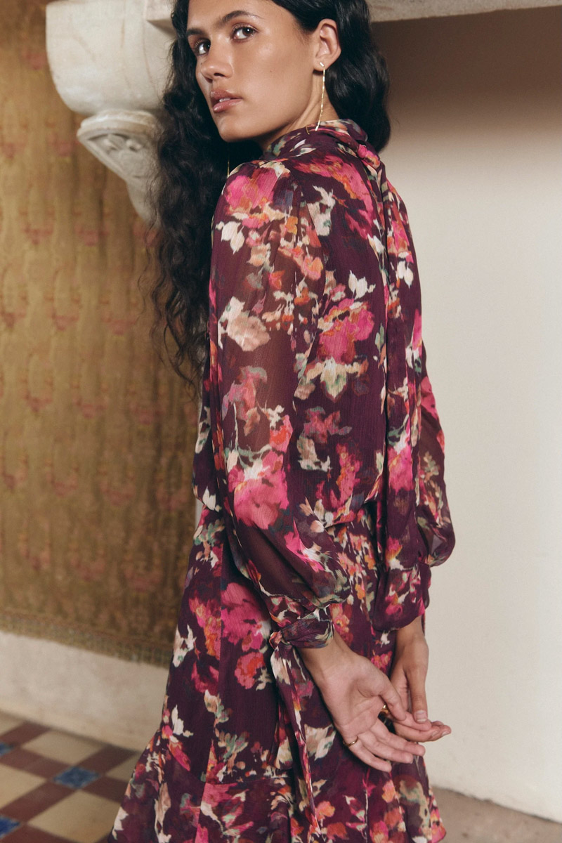 robe d'invité de mariage baymo barcelona boutique en ligne blog de mariage couches d'hiver robe longue confettis à manches longues