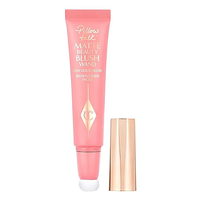 Baguette de fard à joues de beauté mate Charlotte Tilbury.