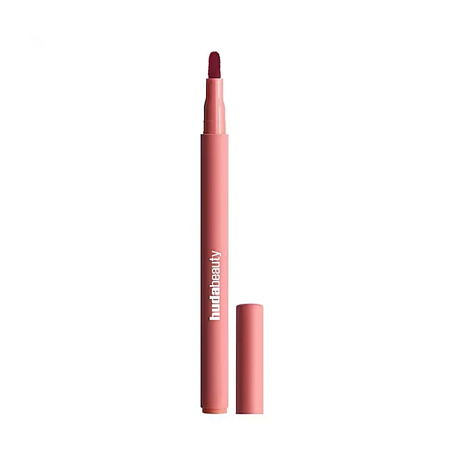 Teinture pour les lèvres Contour des lèvres par Huda Beauty.
