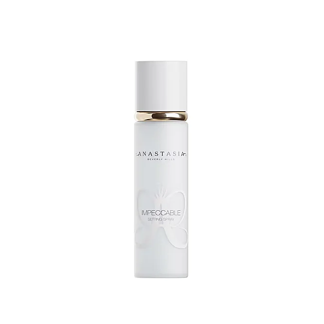 Spray fixateur mat flou 24 heures sans défaut d'Anastasia Beverly Hills.