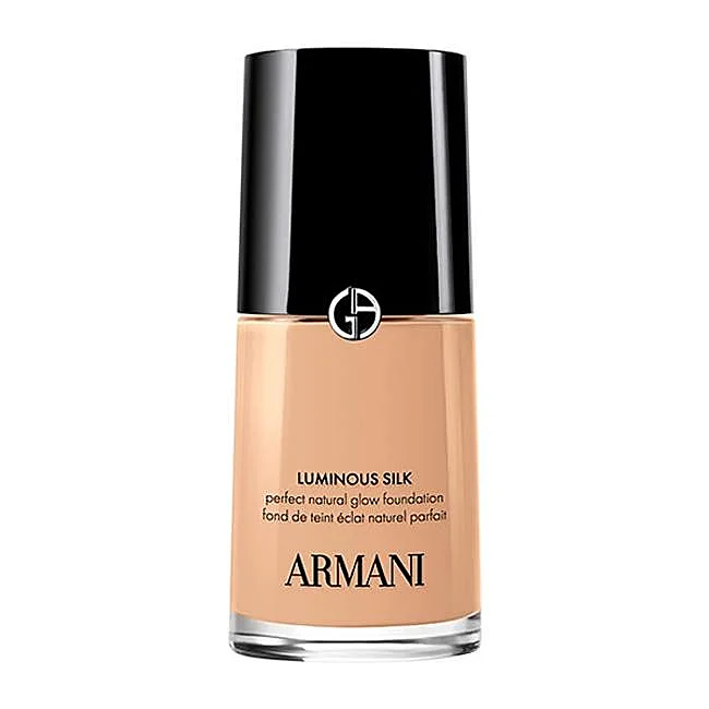 Fond de teint soie lumineuse Armani Beauty.