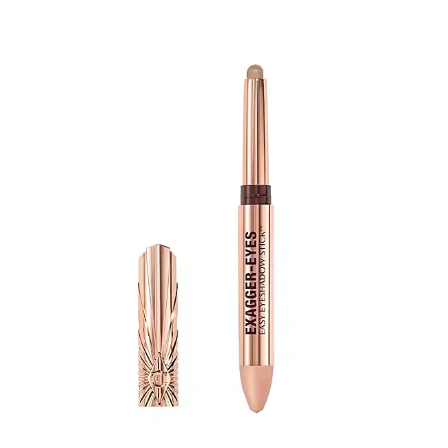 Bâton de fard à paupières facile Exagger-Eyes de Charlotte Tilbury.