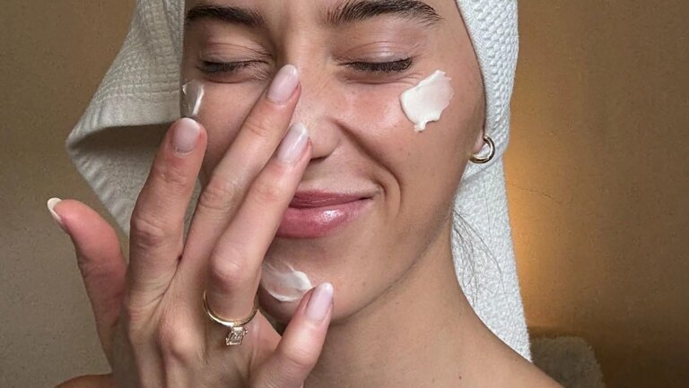 Cinq minutes, cinq étapes : c'est la meilleure (et la plus efficace) routine beauté