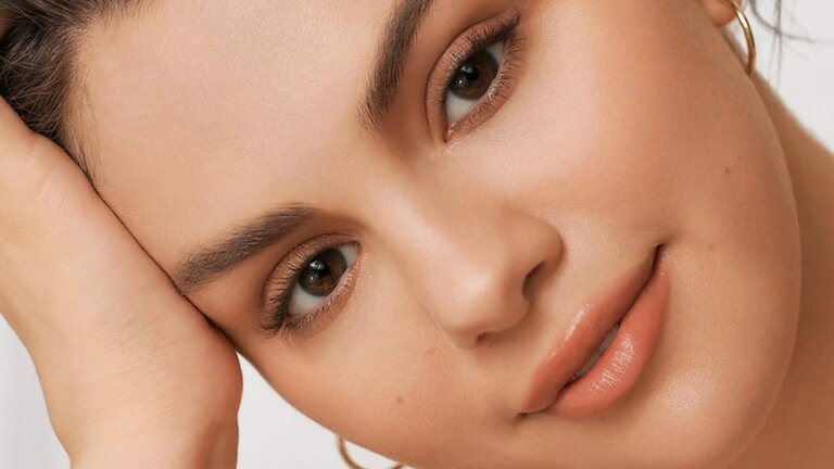 Les meilleures brumes pour le visage qu'un dermatologue m'a recommandées