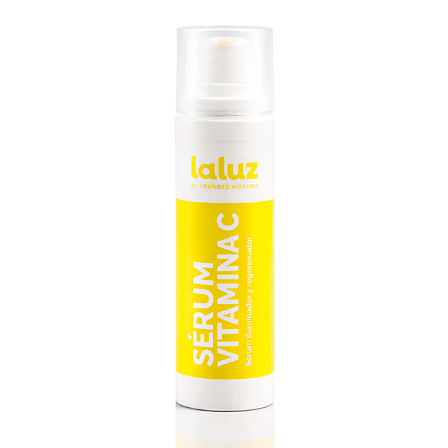 LaLuz Vitamin C Serum de Lourdes Moreno est un sérum antioxydant qui traite les rides et apporte luminosité et jutosité (53,95 euros).