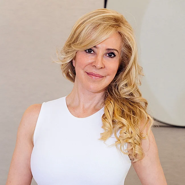Dr María Dolores Antón.