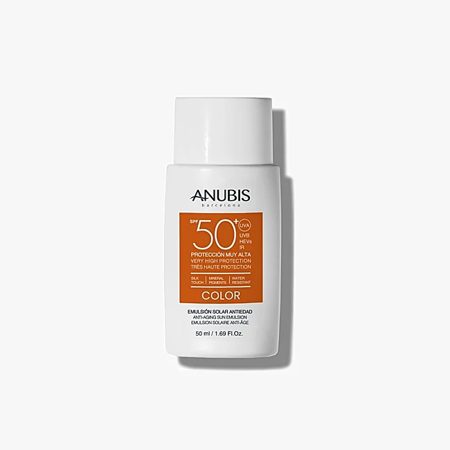 Émulsion Solaire Anti-Âge Couleur SPF50+ d'Anubis.