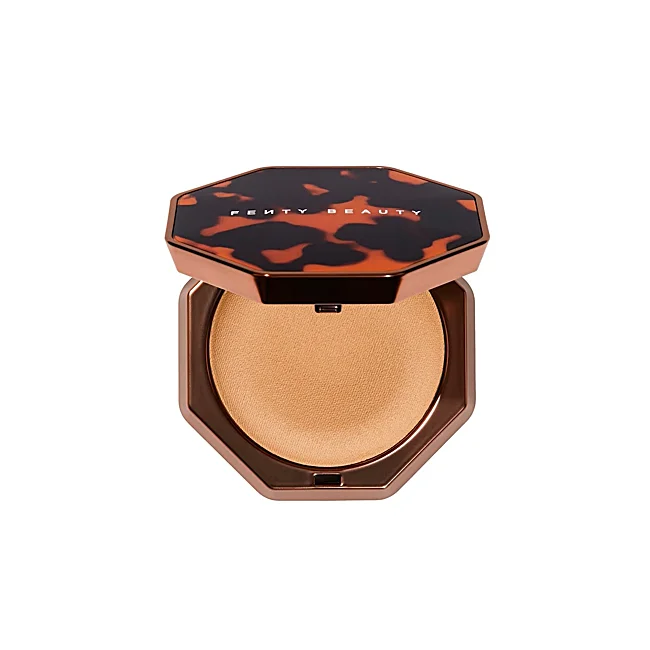 Sun Stalk'r Soufflé par Fenty Beauty.