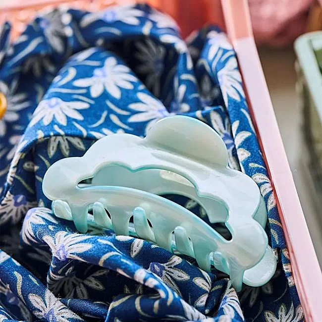 Barrette à cheveux turquoise de Sostrene Grene.