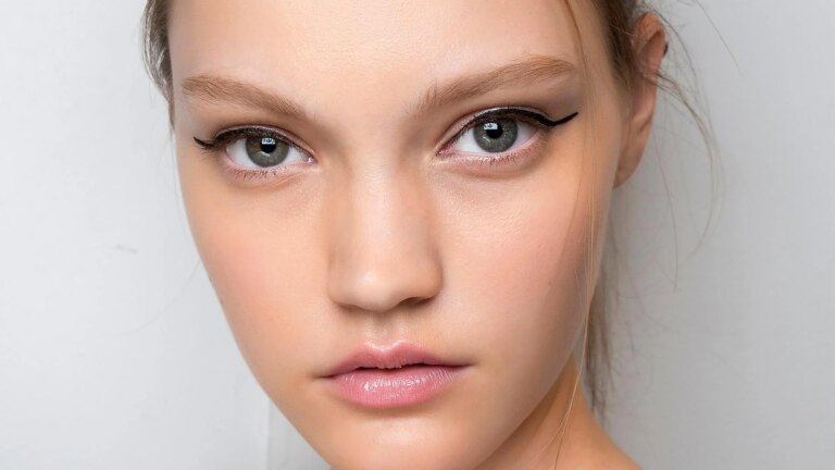 J'ai découvert ce multistick crémeux et maintenant je ne comprends plus comment je me maquillais avant sans : un bon visage naturel en un seul geste