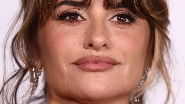 Pourquoi le mascara marron peut être plus flatteur qu'après 50 ans