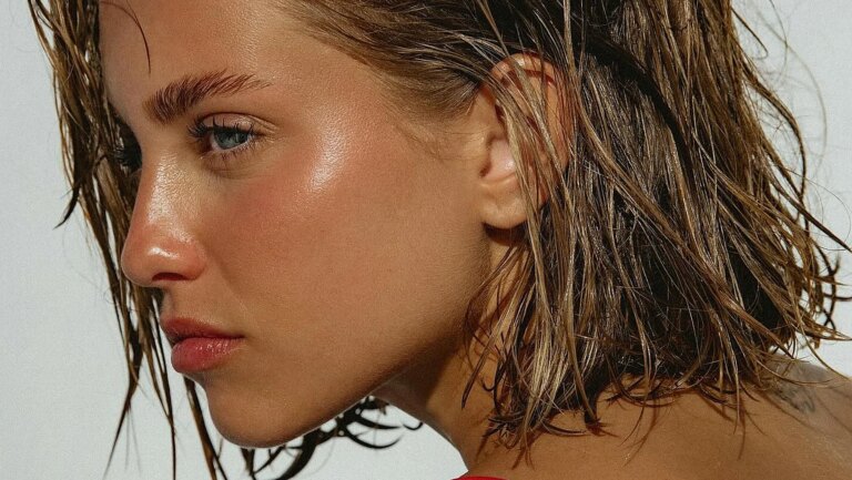 Pourquoi la niacinamide est votre ingrédient essentiel de l'été : « Améliore visiblement la qualité de la peau »