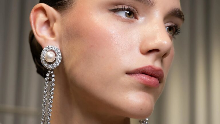 Ce que pense un expert du passage du rasoir sur votre visage : « C'est un soin sous-estimé, il laisse la peau lisse »
