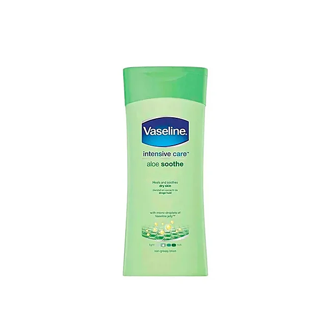 Lotion pour le corps à la vaseline et à l'aloès.