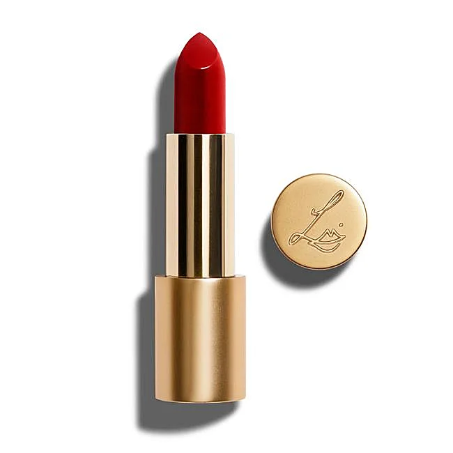 Rouge à lèvres rouge : Lisa Eldridge True Velvet Lip Color en ruban de velours.