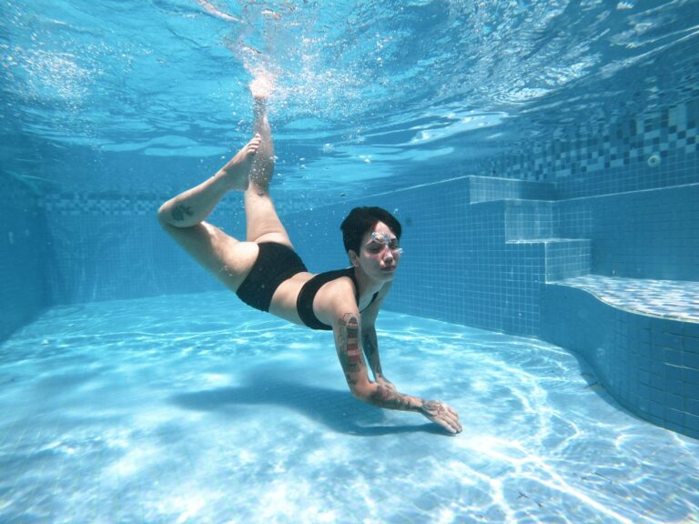 Entretien en piscine : risques les plus fréquents pour les yeux