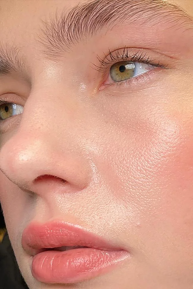 Un maquillage signé Xabier Rodrigues.