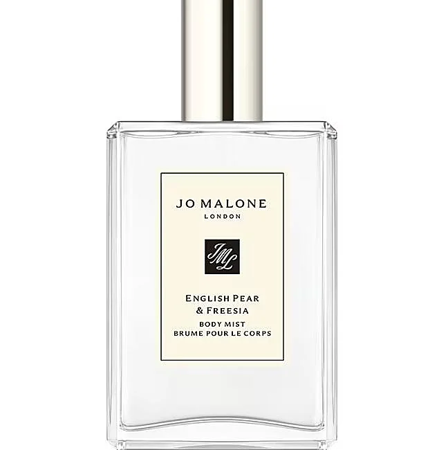 Brume corporelle Jo Malone à la poire anglaise et au freesia.