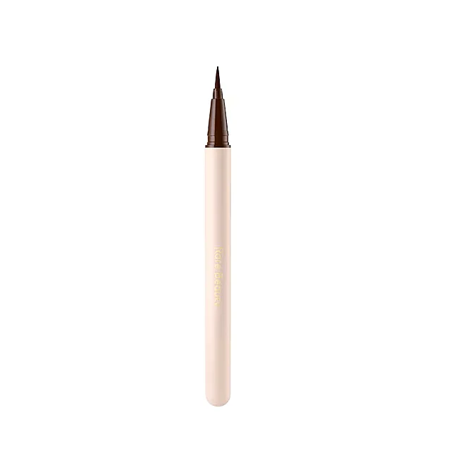 Liner liquide mat Perfect Strokes de Rare Beauty.