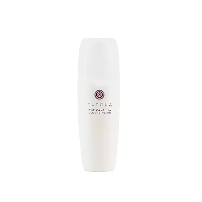 L'huile nettoyante au camélia de Tatcha.