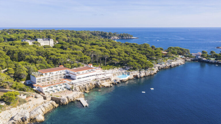 C'est l'hôtel où est né le glamour de la Côte d'Azur