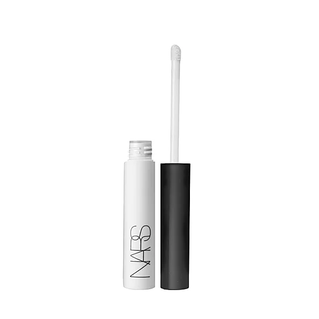 Base de fard à paupières anti-taches NARS.
