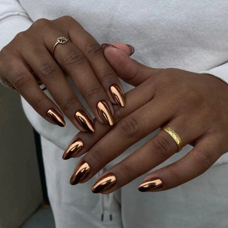 Ongles chromés : 44 modèles pour chaque couleur, finition et pointe française