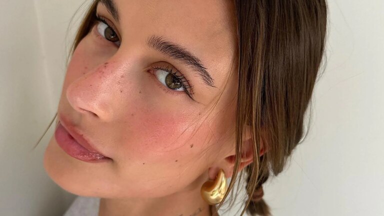 Poils du visage : comment les éliminer sans rasoirs, cires et autres méthodes irritantes pour la peau