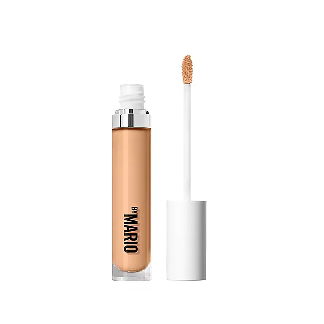 Maquillage anti-cernes Surrealskin™ par Mario.
