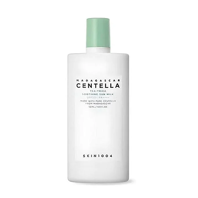 Lait solaire apaisant Centella Tea-Trica par SKIN1004.