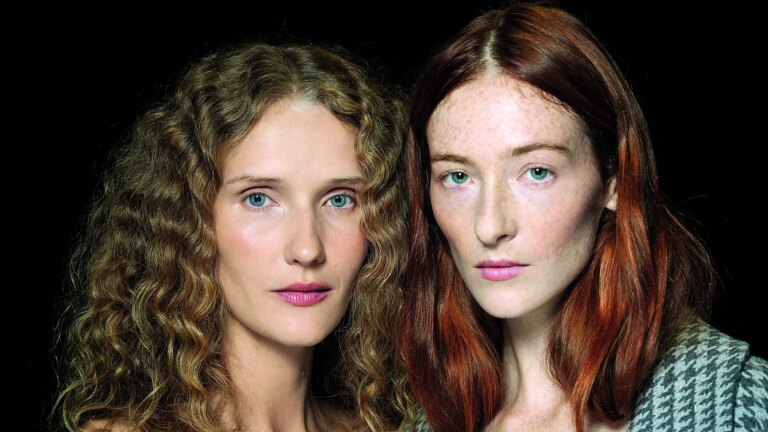 Le microbiote capillaire influence la chute des cheveux et ce sérum agit sur lui pour la première fois