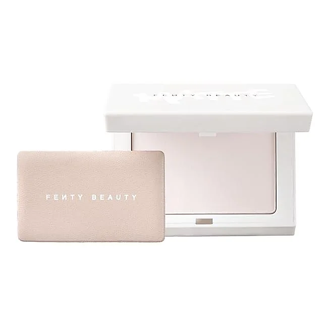 Fenty Beauty INVISIMATTE 2.0 poudre compacte.