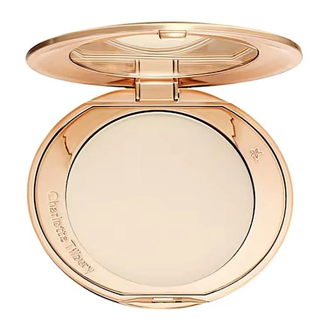 Poudre matifiante Airbrush Flawless Finish de Charlotte Tilbury.