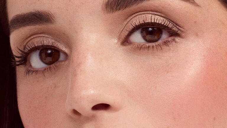 Qu'est-ce que l'eyemaxxing et pourquoi tous les maquilleurs en parlent