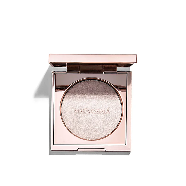 Poudre illuminatrice pour lampe de poche de Maria Catala Beauty.